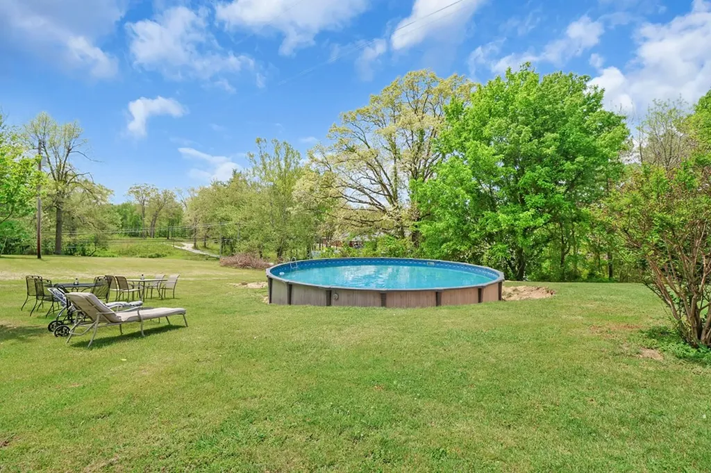 326 Taylor Avenue Jamestown TN 38556