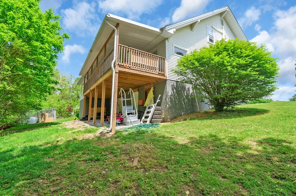 326 Taylor Avenue Jamestown TN 38556