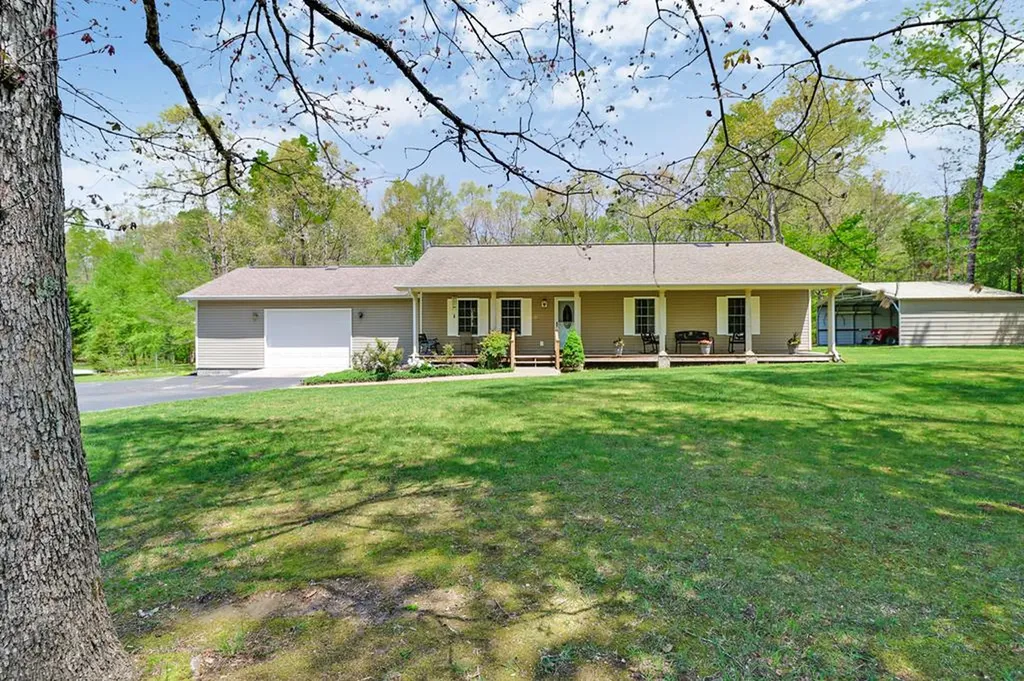 810 Wallace Way Grimsley TN 38565