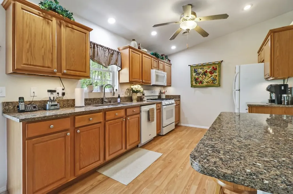 810 Wallace Way Grimsley TN 38565