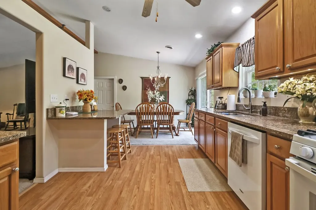 810 Wallace Way Grimsley TN 38565