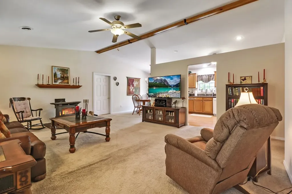 810 Wallace Way Grimsley TN 38565