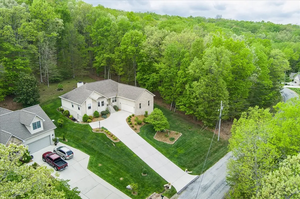 44 Chelteham Lane Crossville TN 38558
