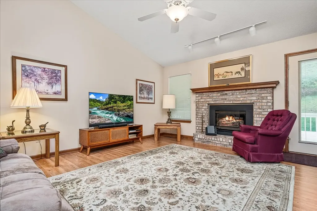 44 Chelteham Lane Crossville TN 38558