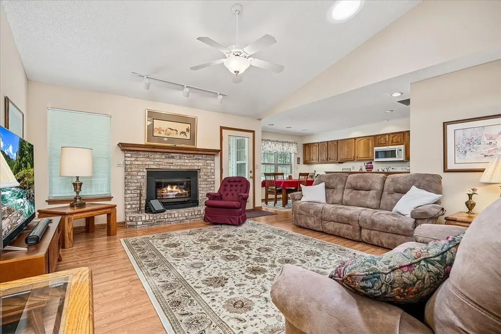 44 Chelteham Lane Crossville TN 38558