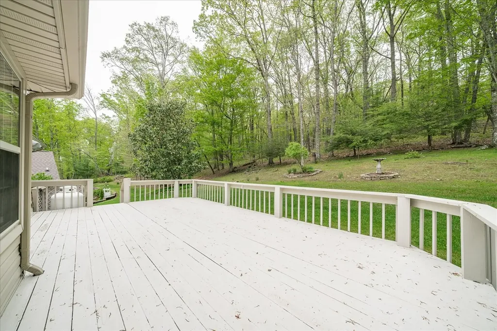 44 Chelteham Lane Crossville TN 38558