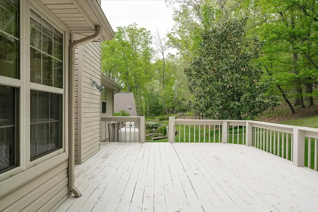 44 Chelteham Lane Crossville TN 38558