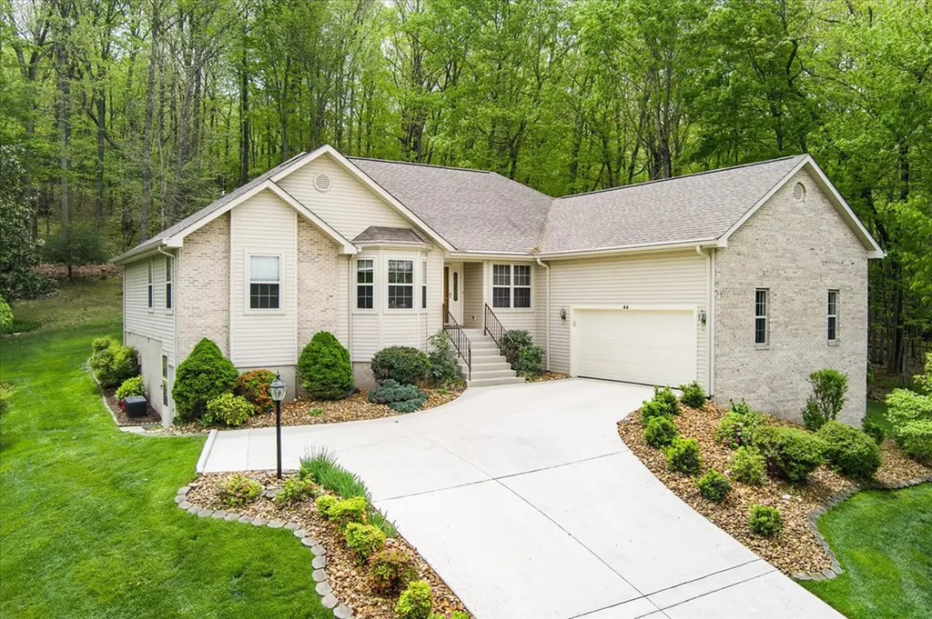 44 Chelteham Lane Crossville TN 38558