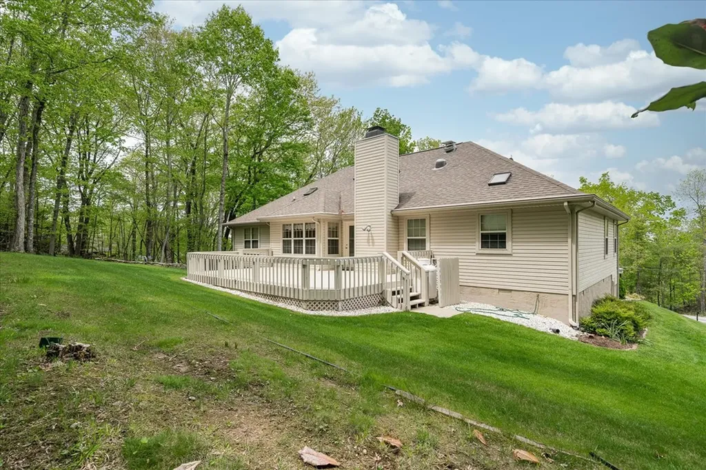 44 Chelteham Lane Crossville TN 38558