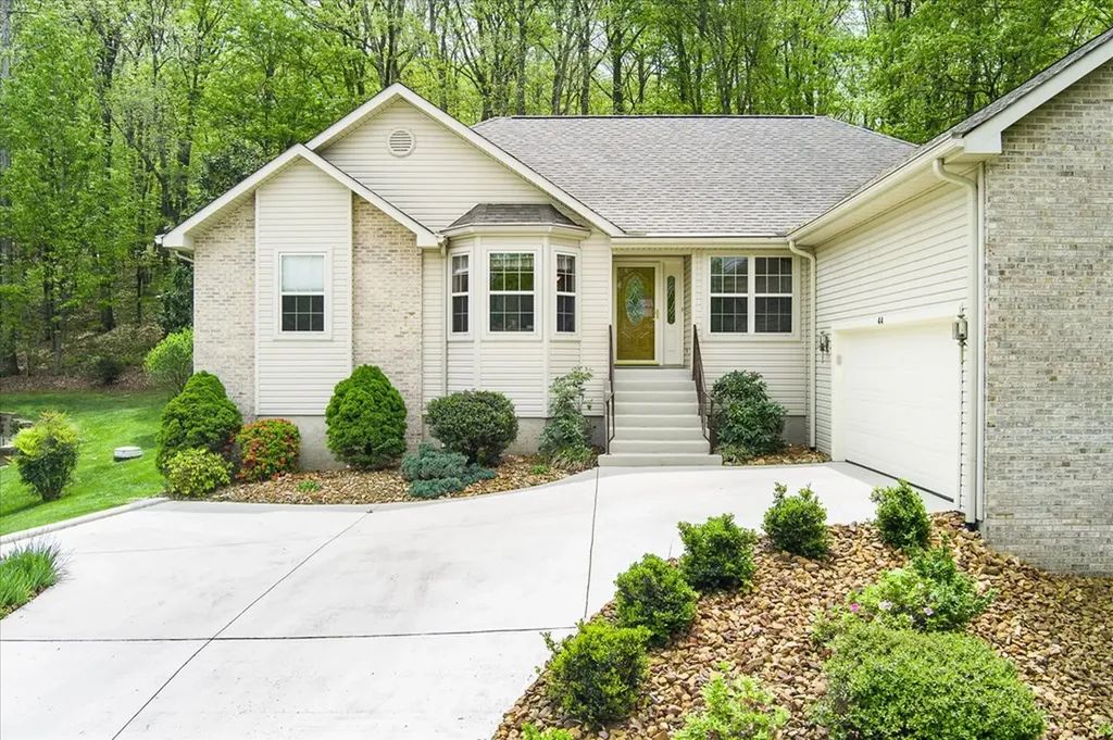 44 Chelteham Lane Crossville TN 38558