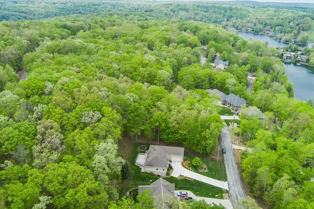 44 Chelteham Lane Crossville TN 38558