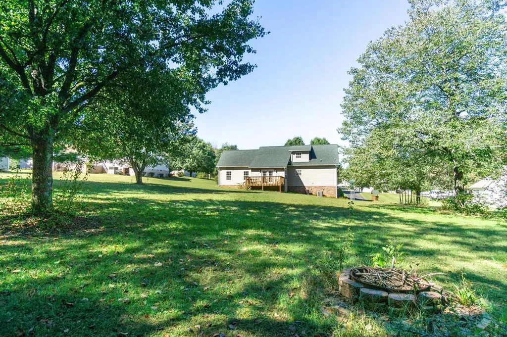 291 Poplar Point Rickman TN 38580