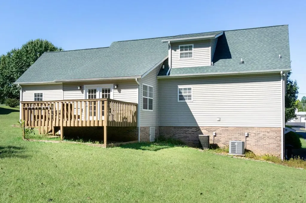 291 Poplar Point Rickman TN 38580