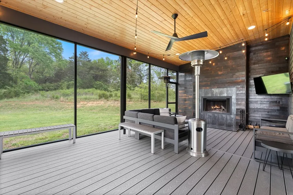 1115 Center Point Road Hendersonville TN 37075