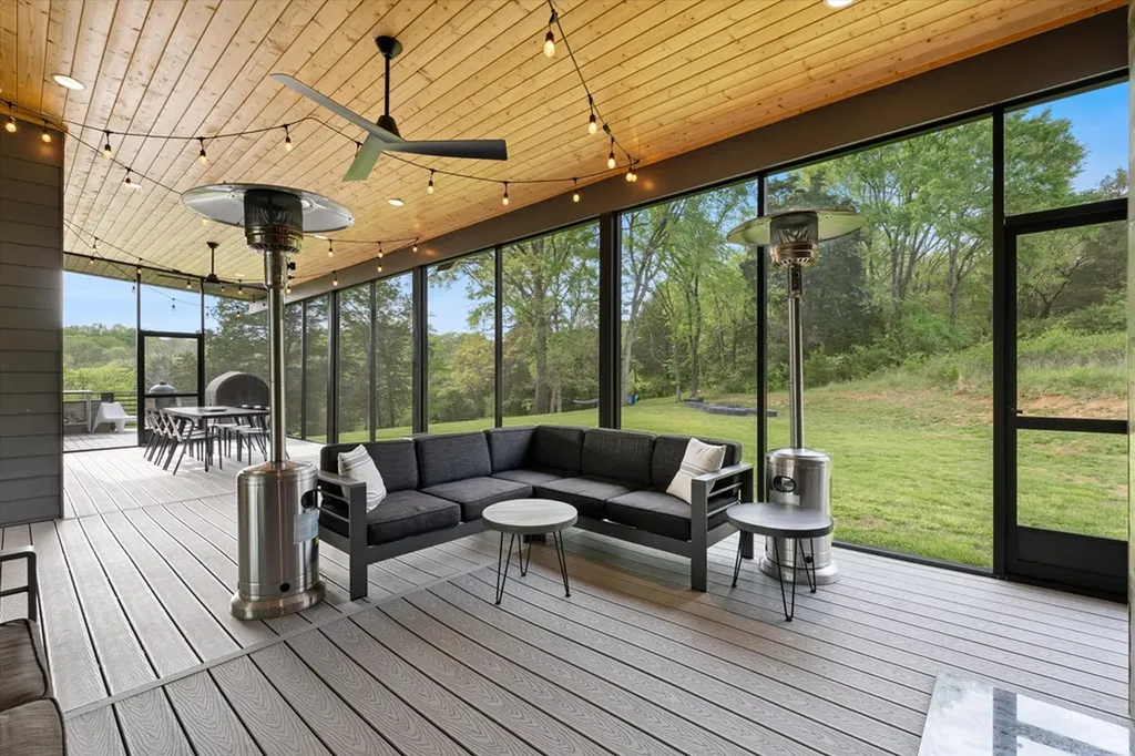 1115 Center Point Road Hendersonville TN 37075