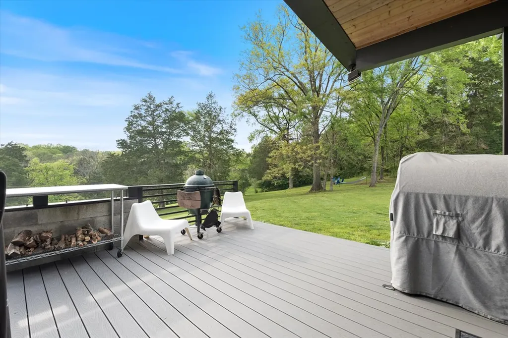 1115 Center Point Road Hendersonville TN 37075