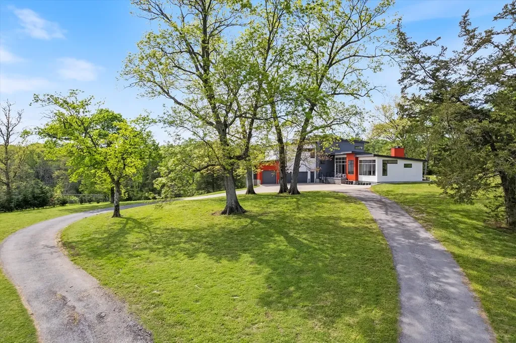 1115 Center Point Road Hendersonville TN 37075