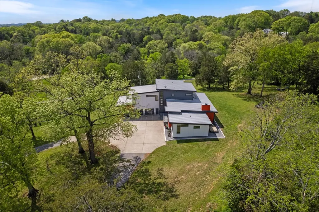 1115 Center Point Road Hendersonville TN 37075