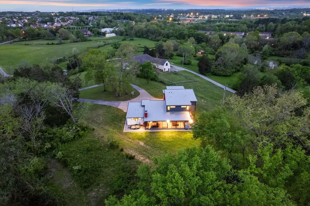 1115 Center Point Road Hendersonville TN 37075