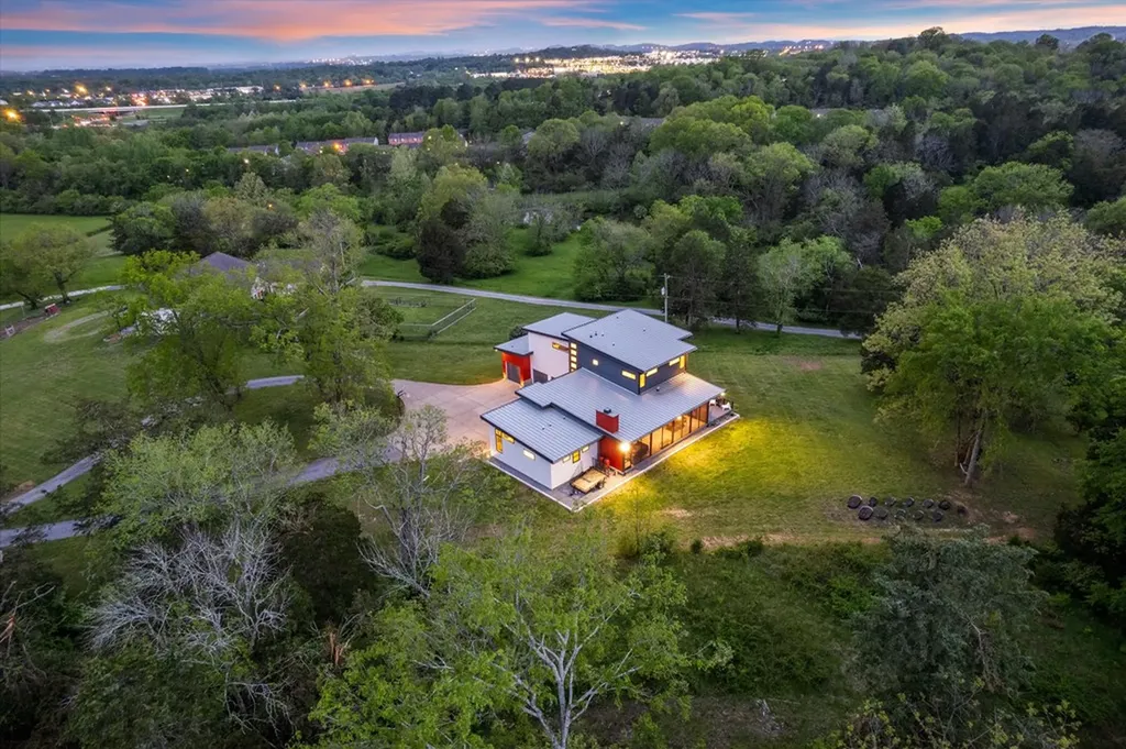 1115 Center Point Road Hendersonville TN 37075