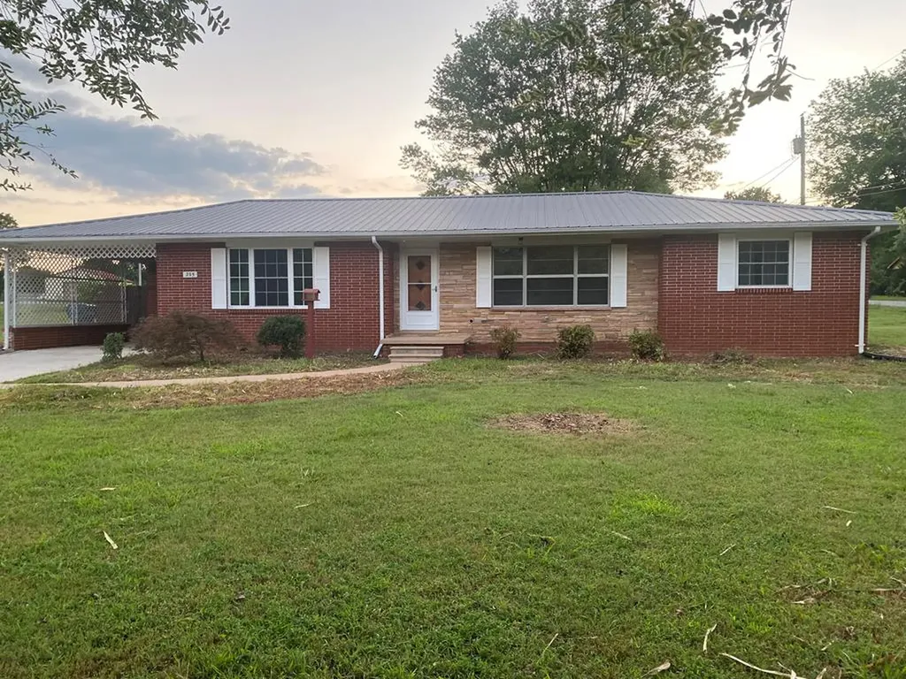 205 Apple Street Baxter TN 38544