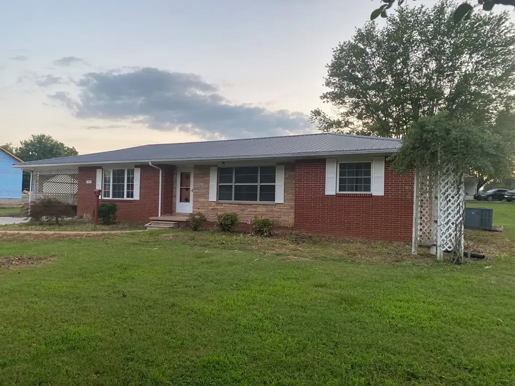 205 Apple Street Baxter TN 38544