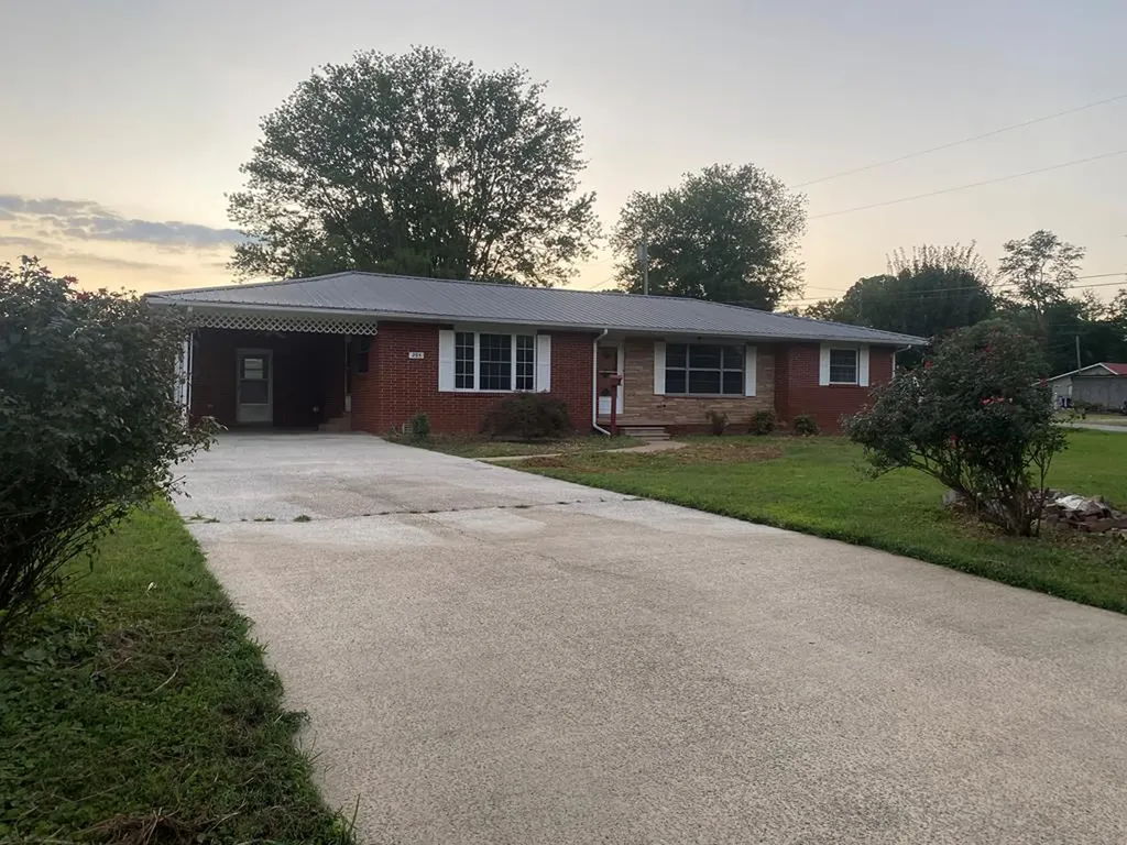 205 Apple Street Baxter TN 38544