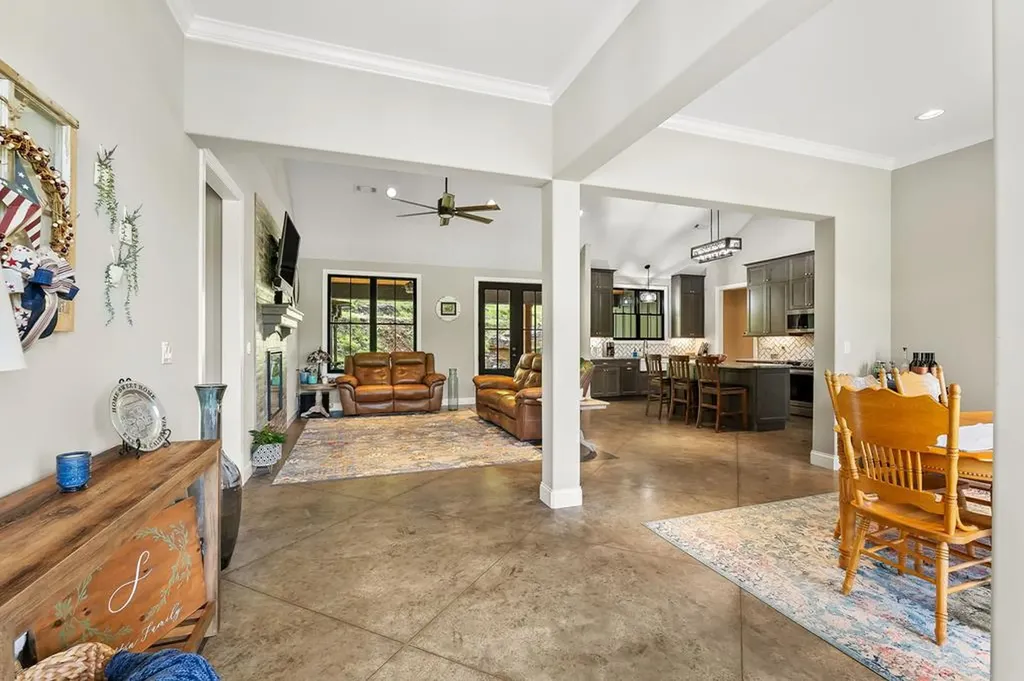 14436 Indian Springs Road Buffalo Valley TN 38548