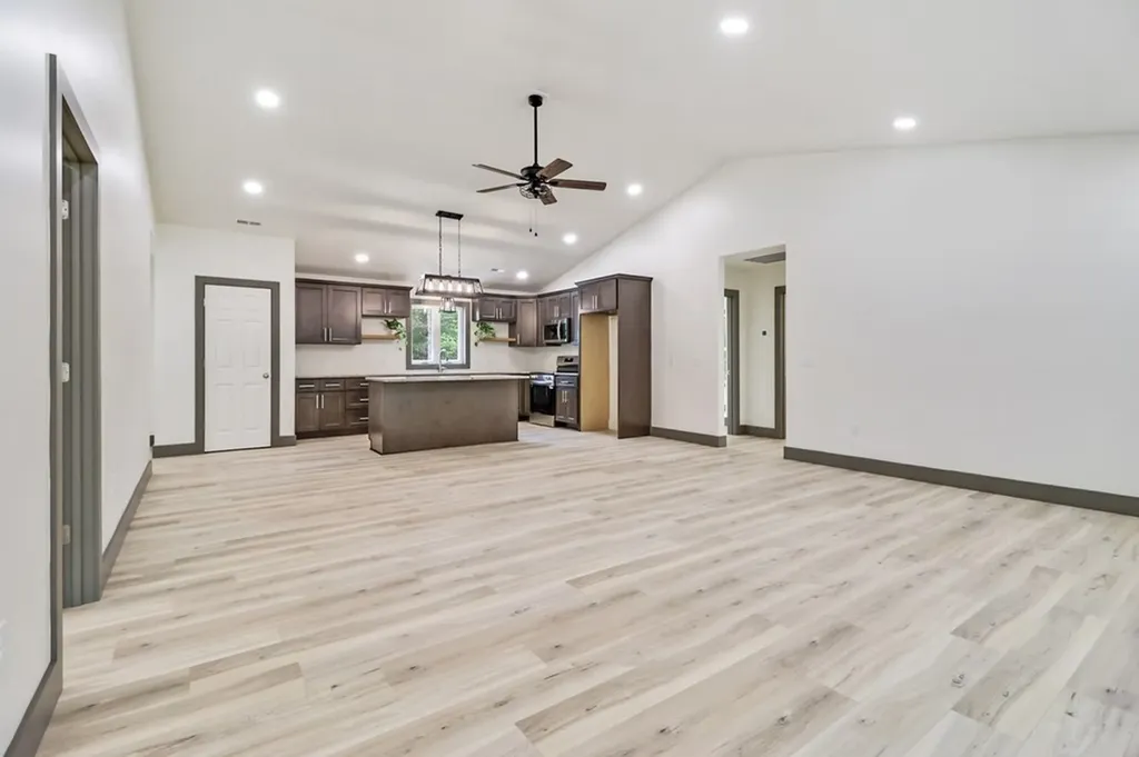 851 River Chase Trail Clarkrange TN 38553