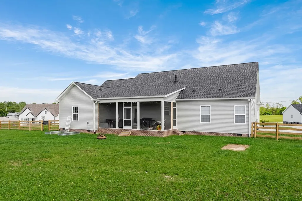 2763 Autumn Woods Trail Cookeville TN 38501