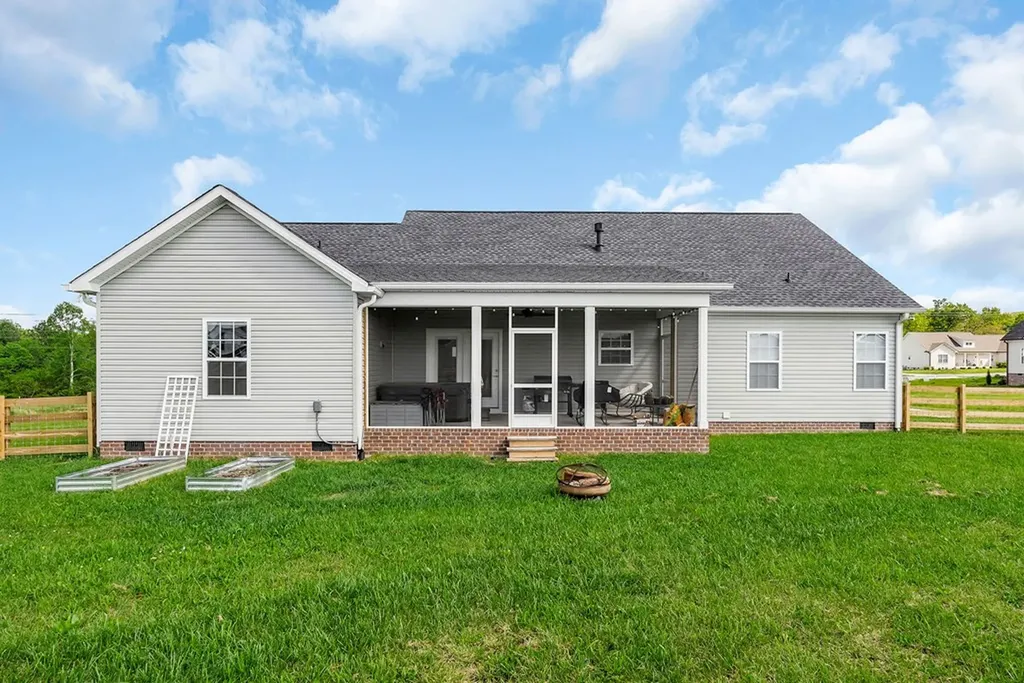 2763 Autumn Woods Trail Cookeville TN 38501