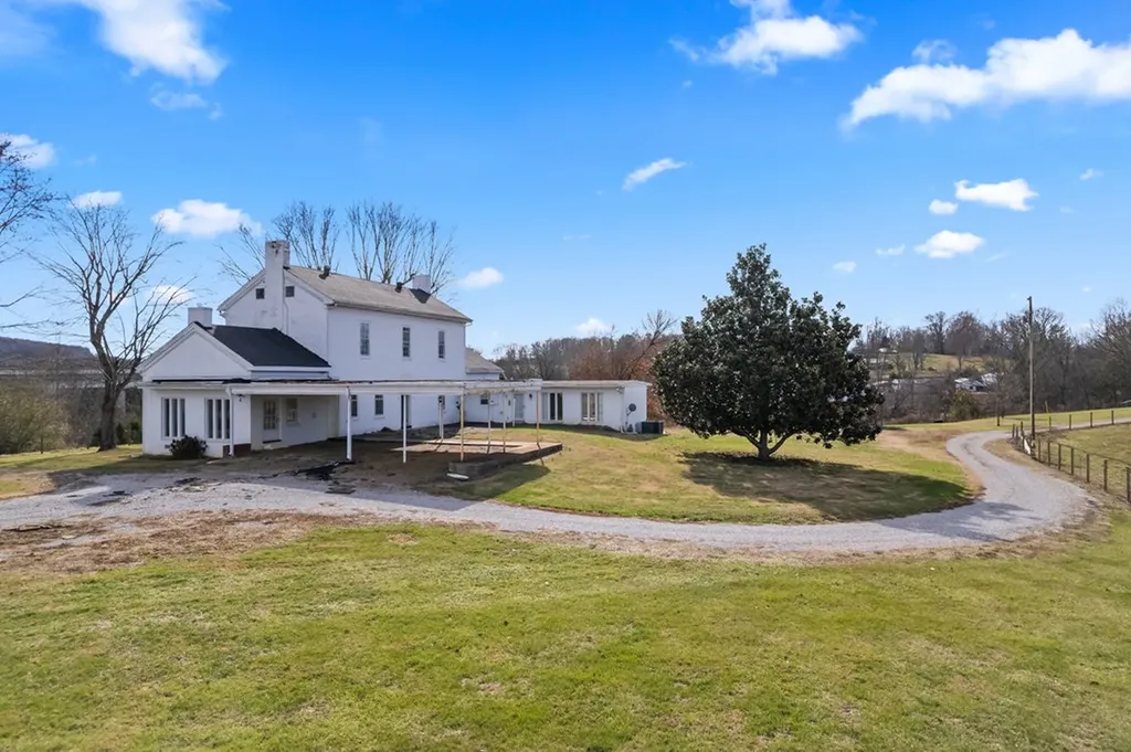 899 Messenger Road Sparta TN 38583