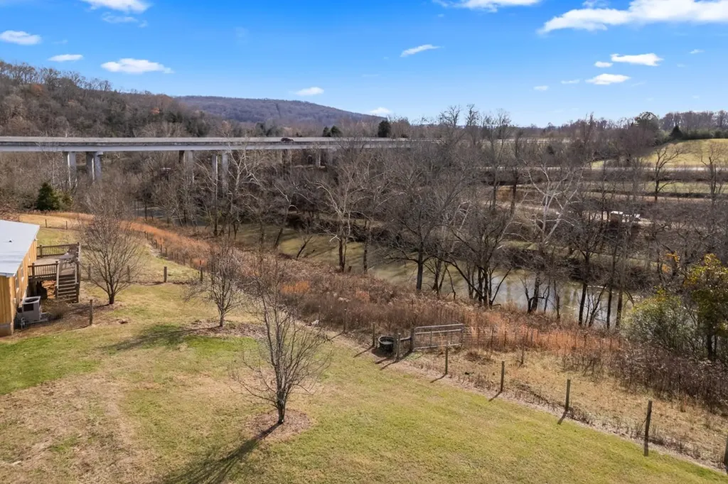 899 Messenger Road Sparta TN 38583
