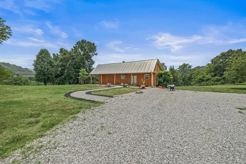 899 Messenger Road Sparta TN 38583