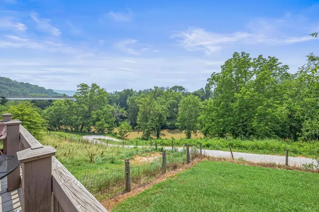 899 Messenger Road Sparta TN 38583