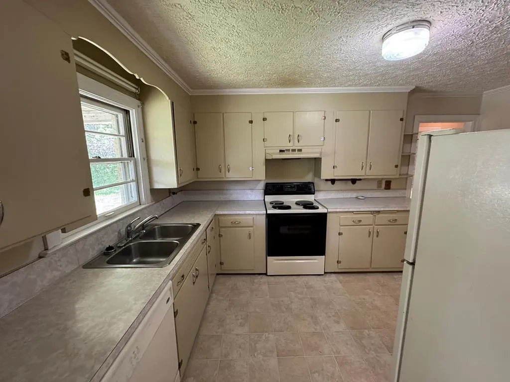 1253 S Dry Valley Road Cookeville TN 38506