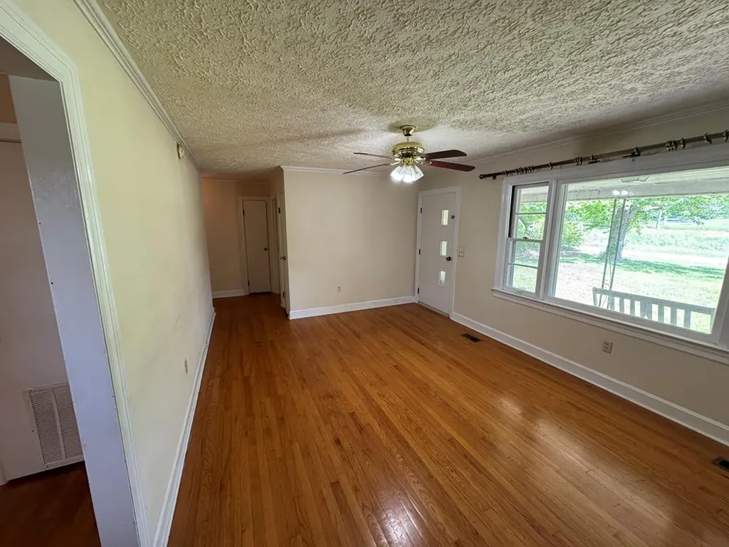 1253 S Dry Valley Road Cookeville TN 38506