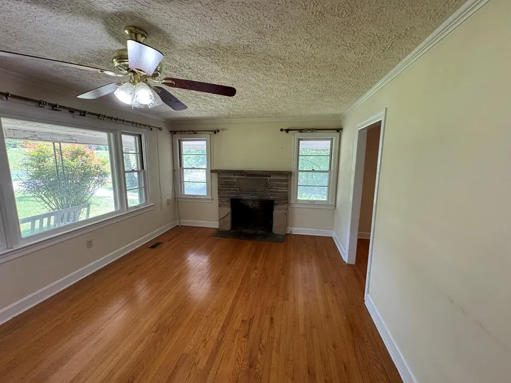 1253 S Dry Valley Road Cookeville TN 38506