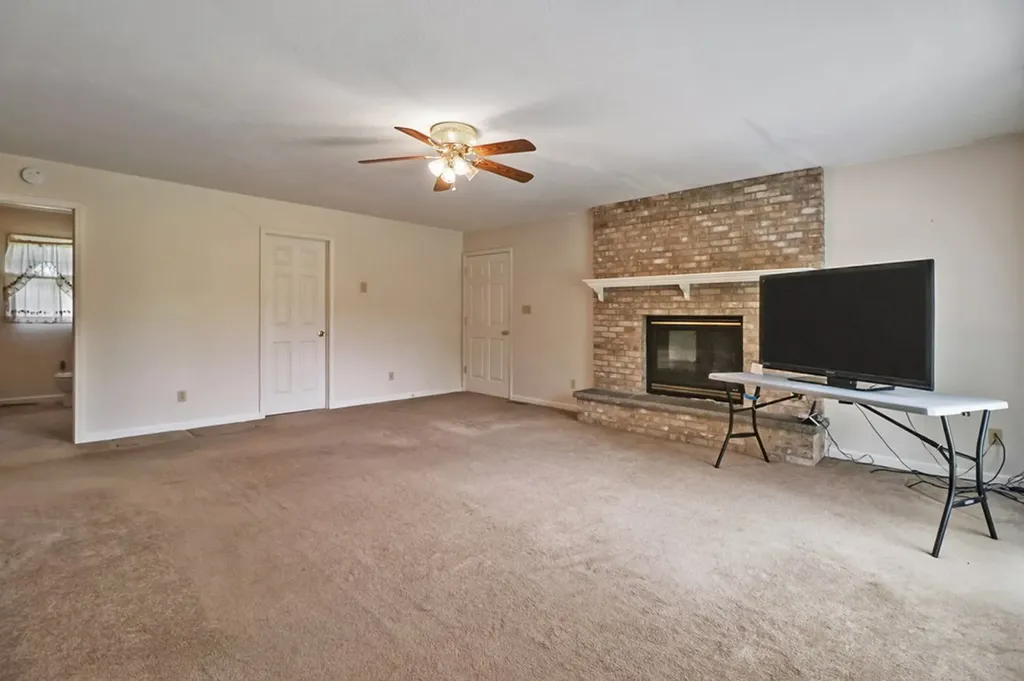 1396 N York Highway Jamestown TN 38556