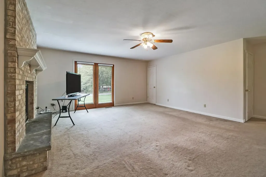 1396 N York Highway Jamestown TN 38556