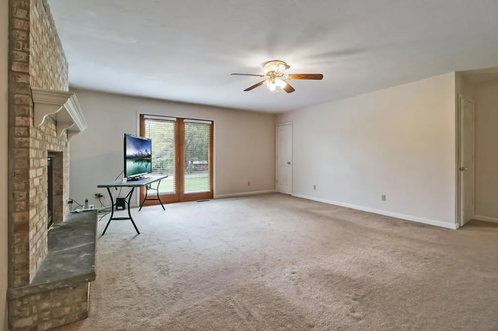 1396 N York Highway Jamestown TN 38556