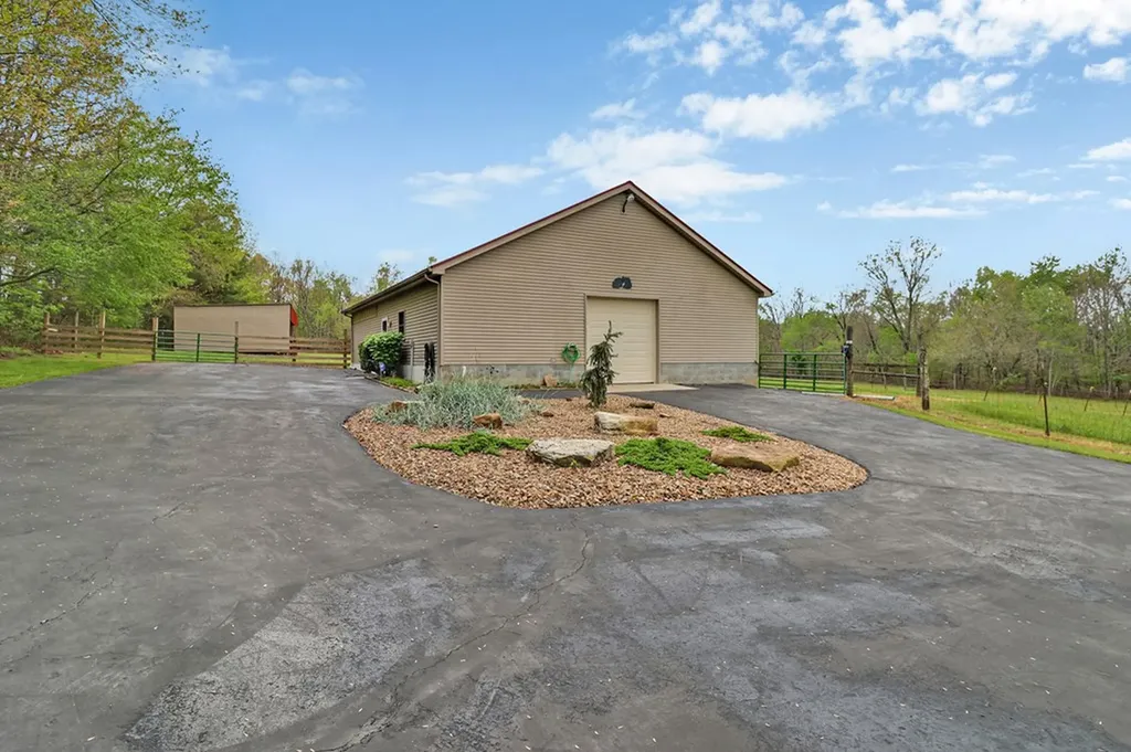 895 Parnell Road Crossville TN 38572