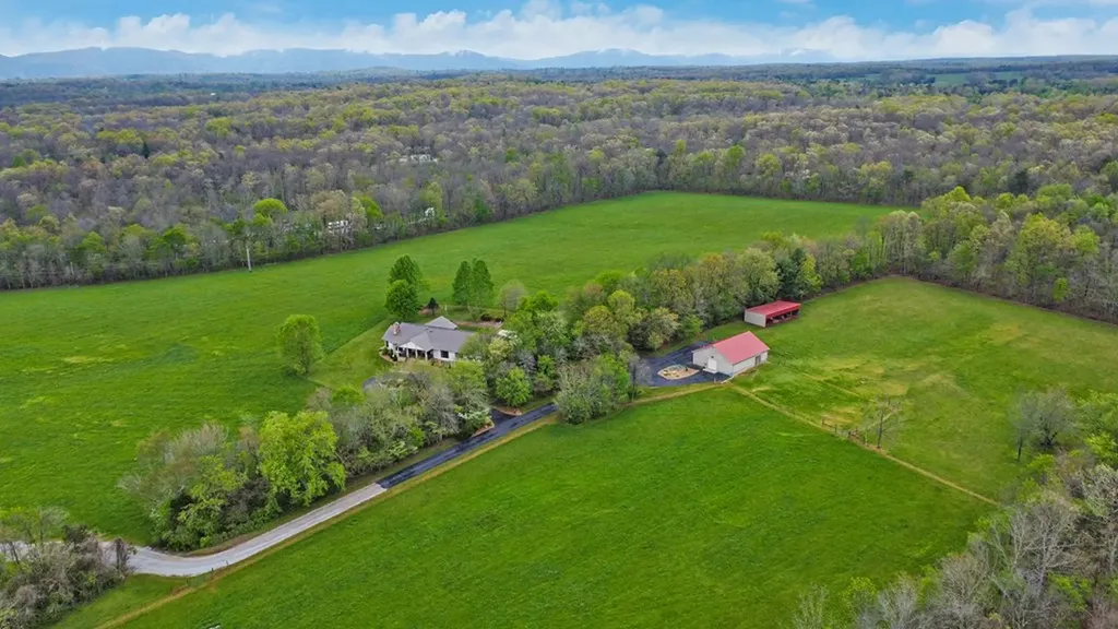 895 Parnell Road Crossville TN 38572