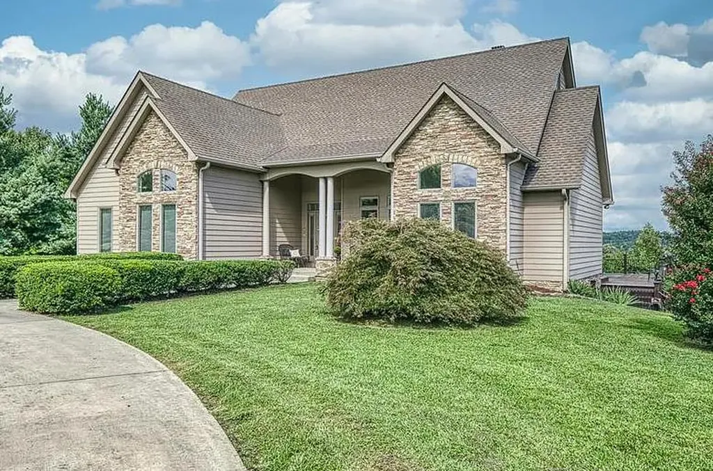 5579 Pendergrass Road Byrdstown TN 38549