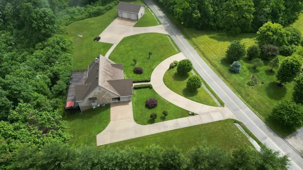 5579 Pendergrass Road Byrdstown TN 38549