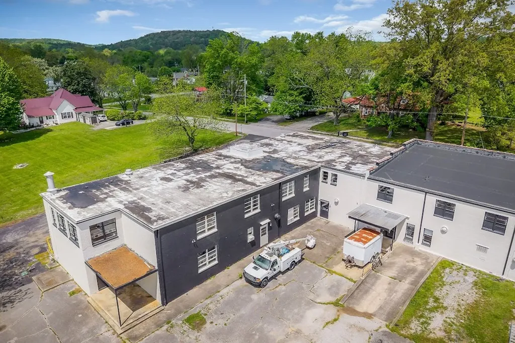 317 E University Street Livingston TN 38570