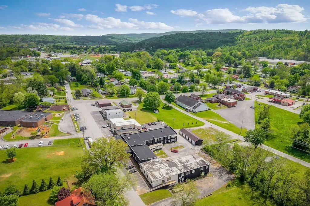 317 E University Street Livingston TN 38570