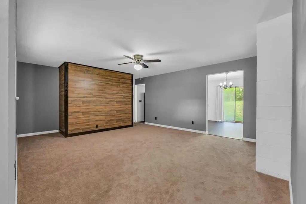 8150 Round Cove Road Sparta TN 38583