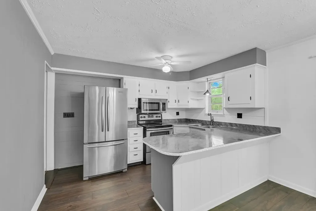 8150 Round Cove Road Sparta TN 38583