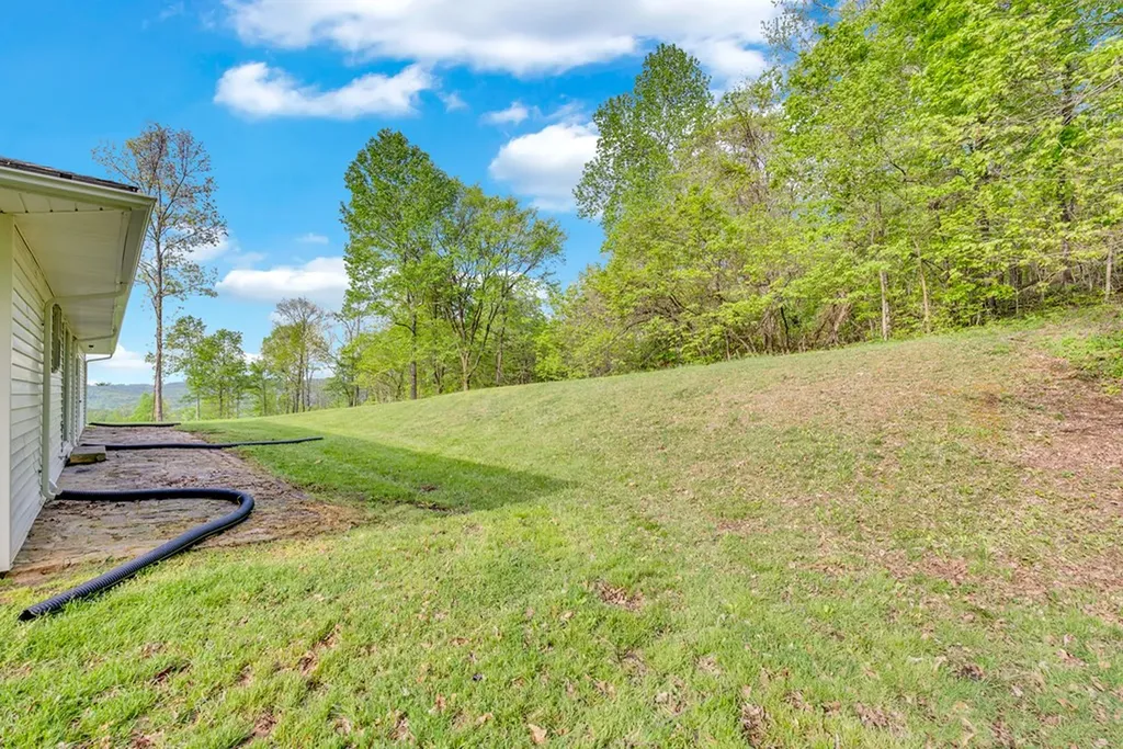 8150 Round Cove Road Sparta TN 38583